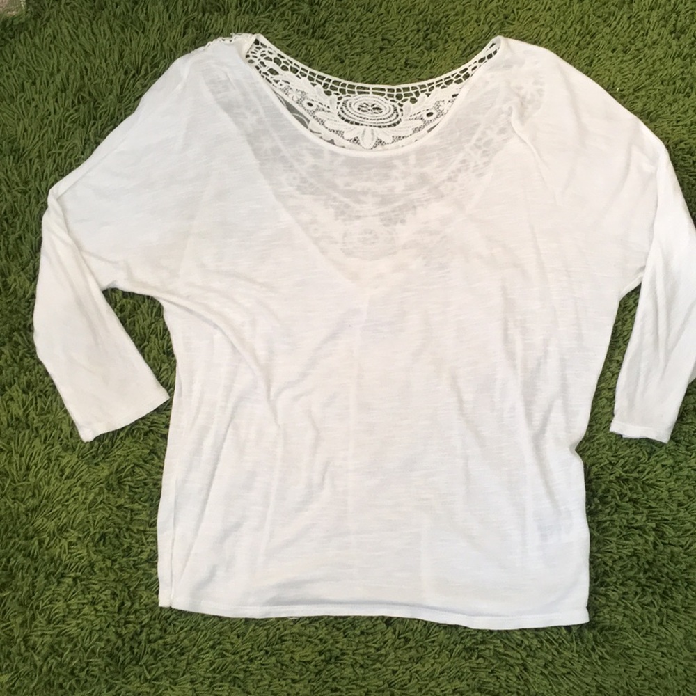 AMERICAN EAGLE l Top White 3/4 Sleeve Lace Back
